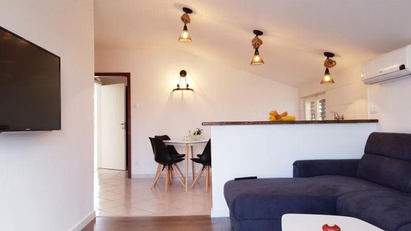 Apartment Mirjana Vodice Exteriör bild