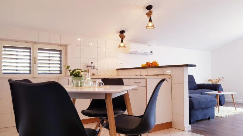 Apartment Mirjana Vodice Exteriör bild